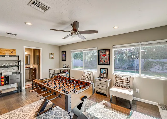 8 Mi To Old Town Scottsdale: Family Home! Scottsdale