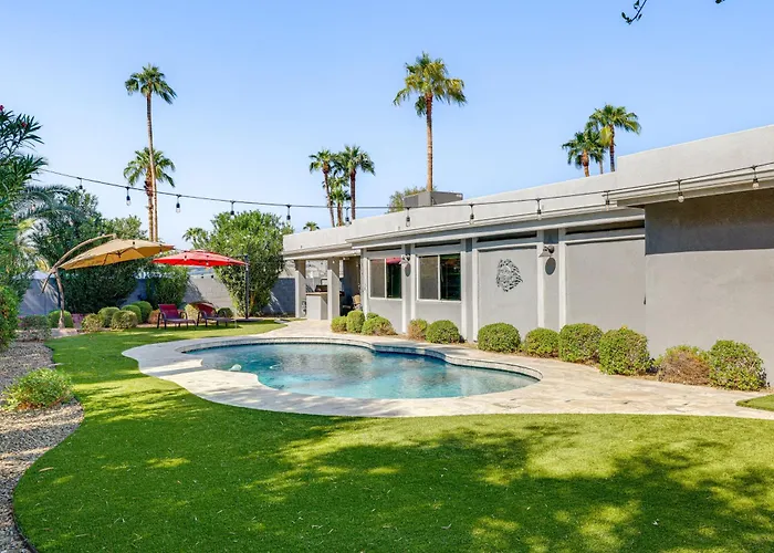 Holiday home 8 Mi To Old Town Scottsdale: Family Home!