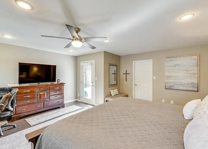 8 Mi To Old Town Scottsdale: Family Home! *