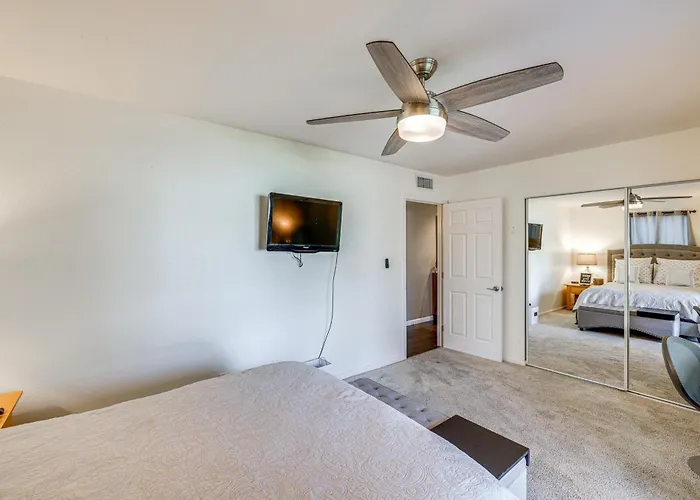 8 Mi To Old Town Scottsdale: Family Home! *