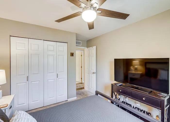 8 Mi To Old Town Scottsdale: Family Home!