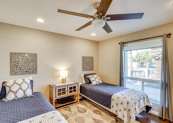 Holiday home 8 Mi To Old Town Scottsdale: Family Home!