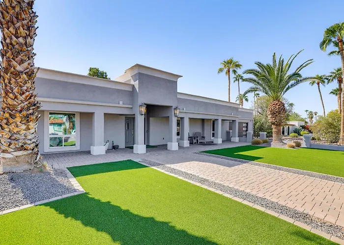 8 Mi To Old Town Scottsdale: Family Home! Scottsdale